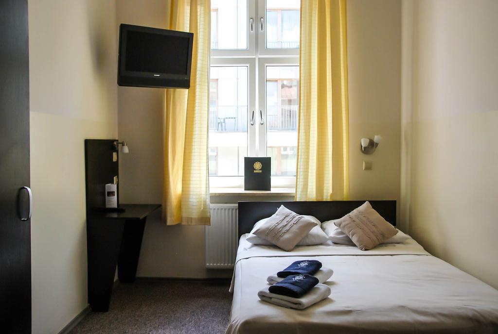 Aparthotel Kadetus Krakow Ngoại thất bức ảnh